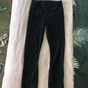 Black Lululemon leggings with pockets